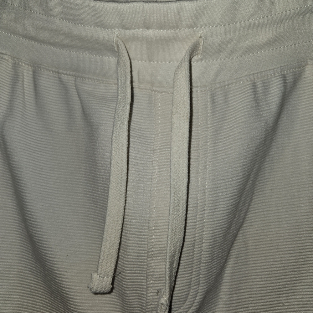ZARA Classic Cream Men's Shorts - Picture 2 of 5